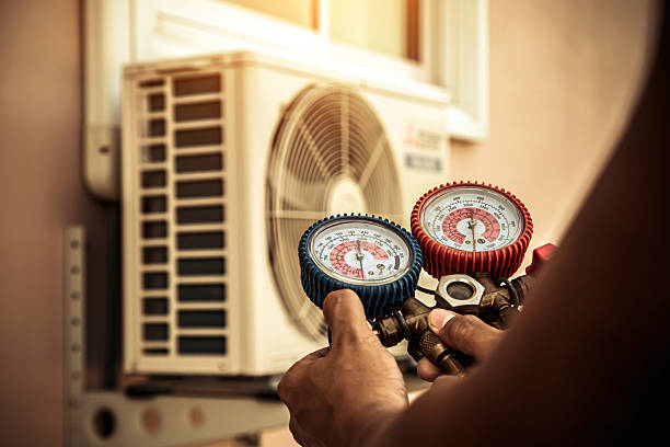 Professional Heat Pump Repair technician working in Amboy, WA